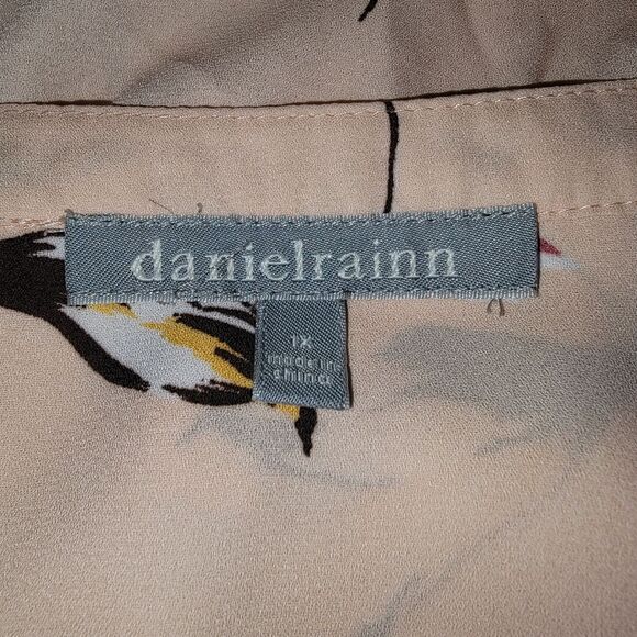 Daniel Rainn Floral Tab Sleeve Blouse Top Size 1x - Picture 6 of 7